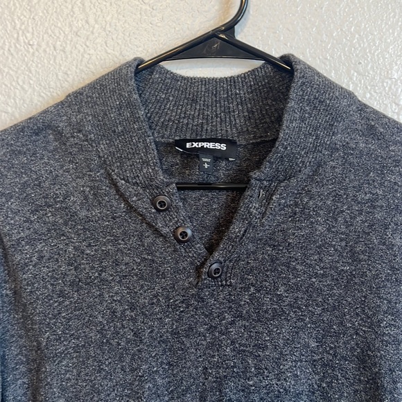 Express Size L Gray Lightweight Sweater - Picture 3 of 4